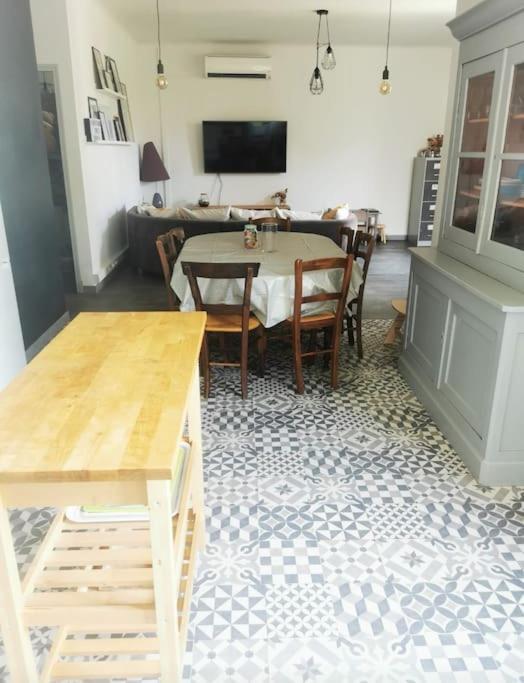 Courthézon Maison Avec Piscine Dans Village Provencal. מראה חיצוני תמונה